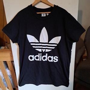 Adidas mens black short sleeve t shirt medium.
